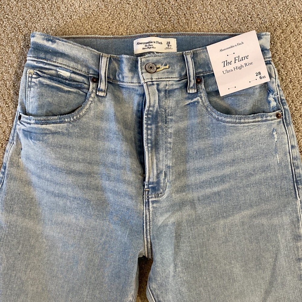 Abercrombie Ultra High Rise Flare Jean - Picture 3 of 4